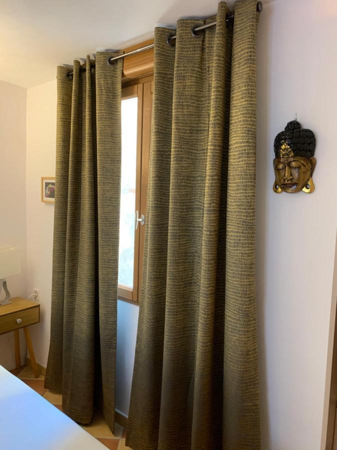 Pila & Bed Montpellier Centre Corum Comedie - Chambre Calme Climatisee - Quiet Air-Conditioned Room Εξωτερικό φωτογραφία