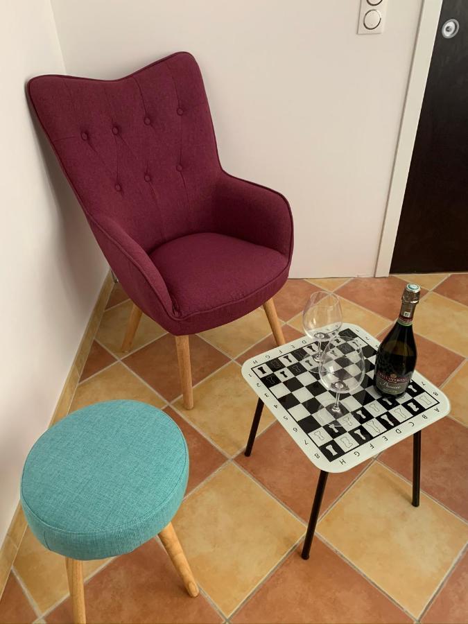 Pila & Bed Montpellier Centre Corum Comedie - Chambre Calme Climatisee - Quiet Air-Conditioned Room Εξωτερικό φωτογραφία